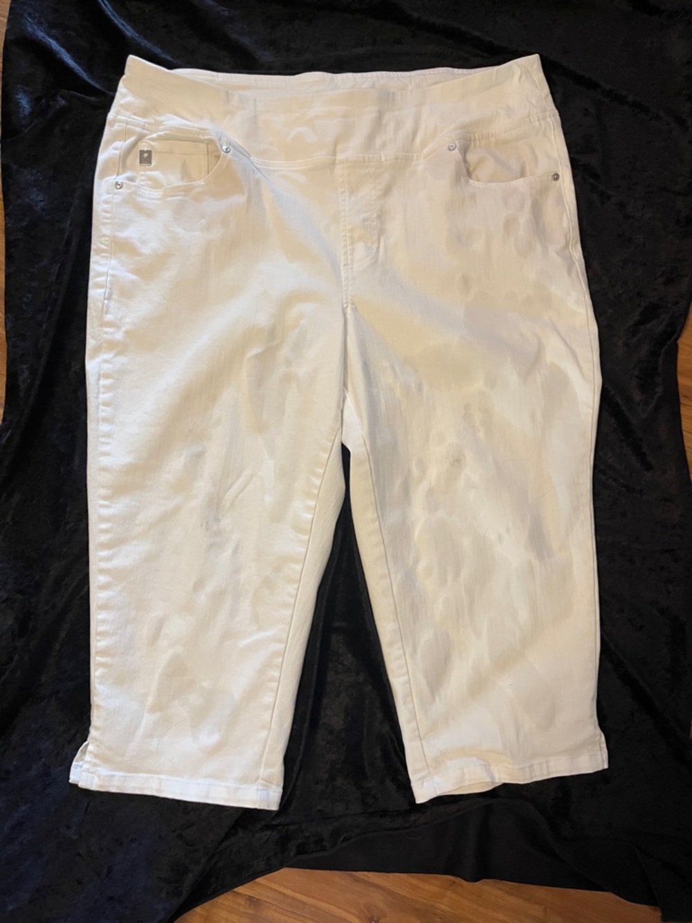 Belle by Kim Gravel white stretch capris size 16